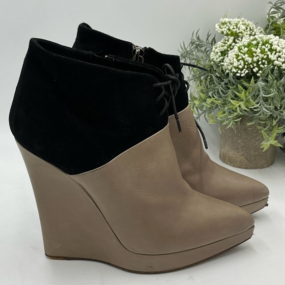 Reed Krakoff Leather Suede Lace-Up Gray Black Wedge Booties Sz 39/8.5 - Picture 1 of 15
